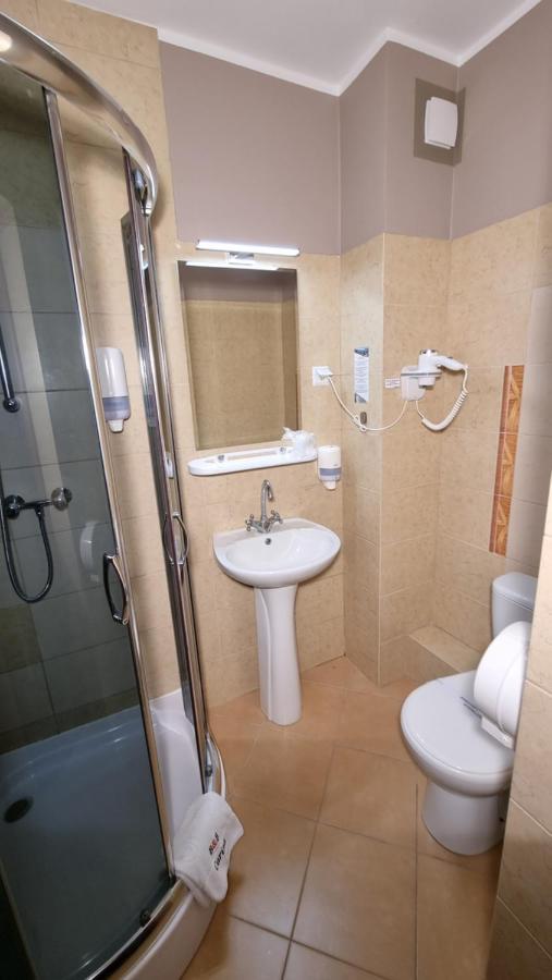 Carina Hotel تكيف المظهر الخارجي الصورة